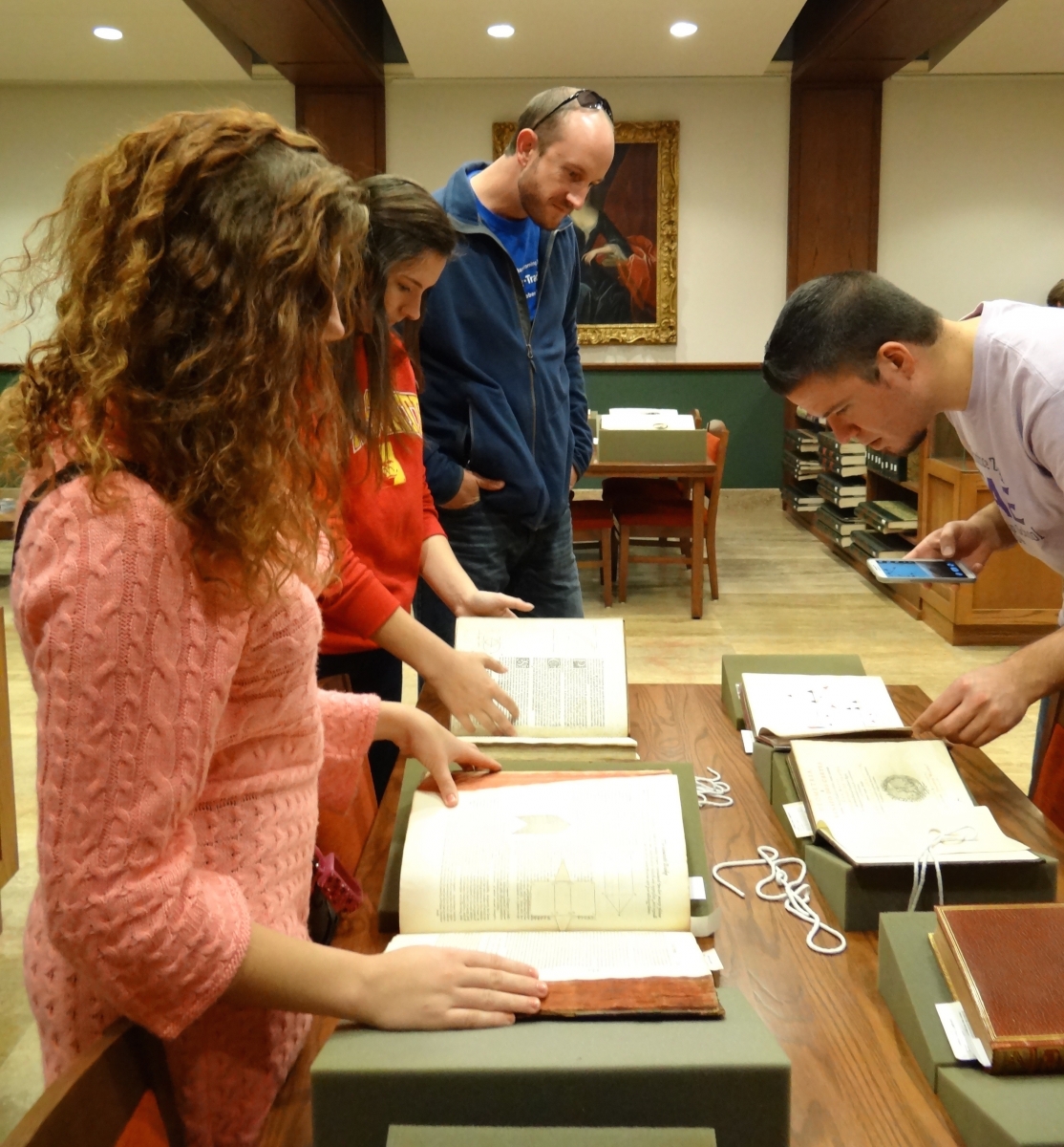 Class tour of the Linda Hall Library.